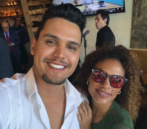 Matheus Lucas marca presença em evento no City Hub e encontra Lidi Lisboa